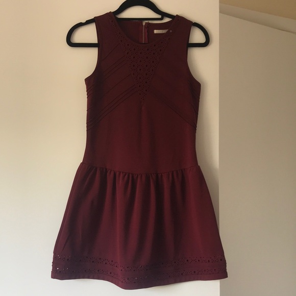 Chic Burgundy Mini Dress with Crochet Detailing - Picture 1 of 12